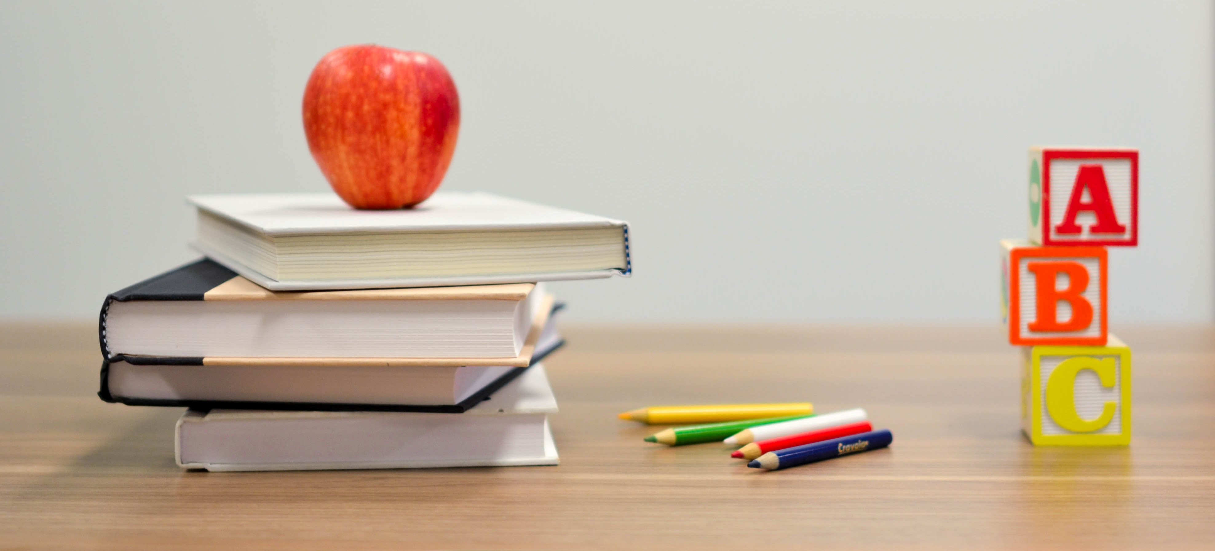 apfel buecher buchstaben schule montessori
